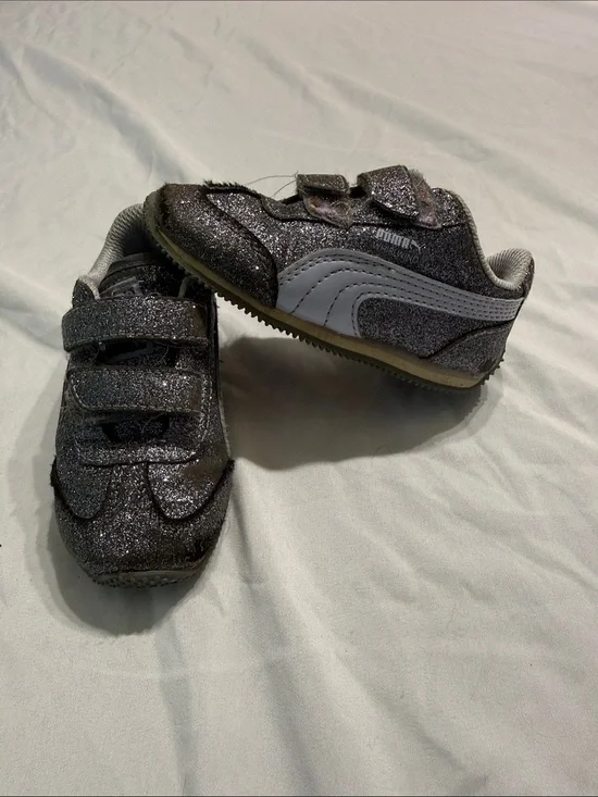 Puma Kids Glitter Velcro Sneakers in Silver and White