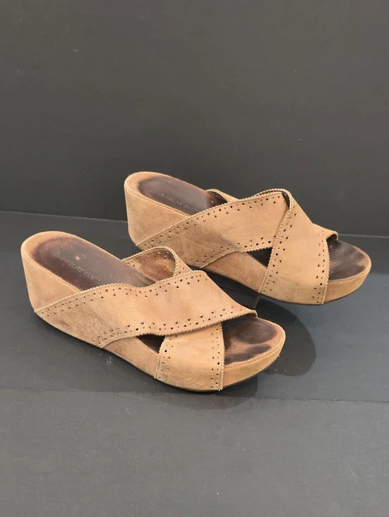 Chocolat Blu Mysti Tan Suede  Crisscross Wedge Slides Size 8