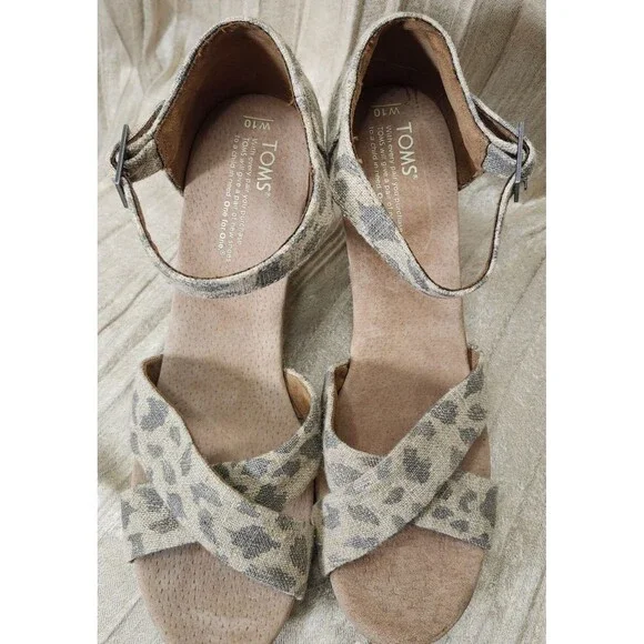 TOMS Leopard Cheetah Print Crisscross Ankle Strap Wedges Sandals 10
