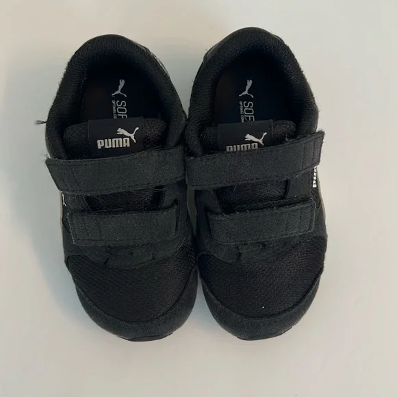 GUC Puma Black Sneakers