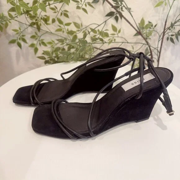 SAMPLE PIECES REISS Black Leather Kali Wedge Leather Strappy Wedge Sandal