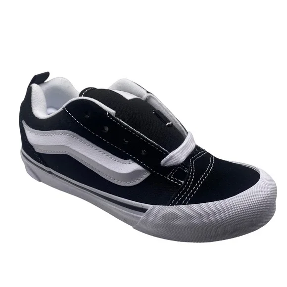 NEW Vans Knu Skool Black White Kids Size‎ 2.5 Low Top Skate Shoes Sneakers