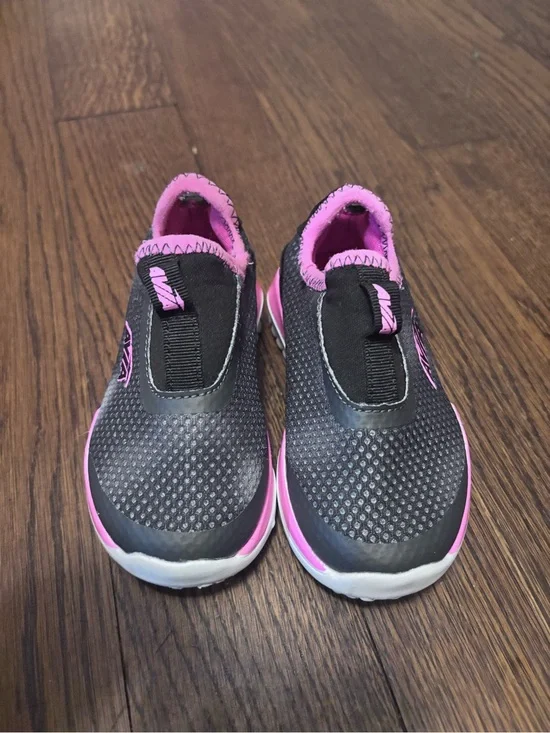 Kids Slip-On Athletic Shoes - Black & Pink