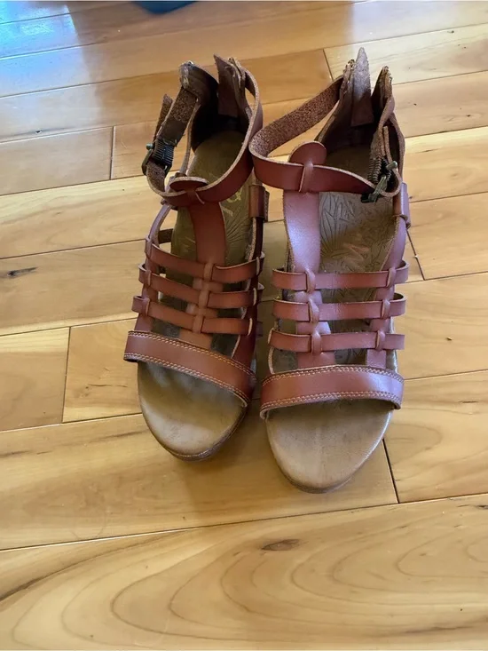 Blowfish Tan Strappy Wedge Sandals