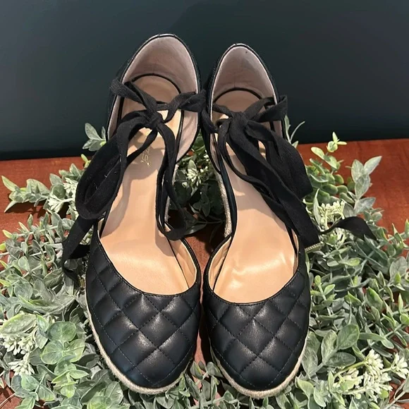 ShoeDazzle Skya Quilted Espadrille Wedge Black Platform Shoes. Size 7.5