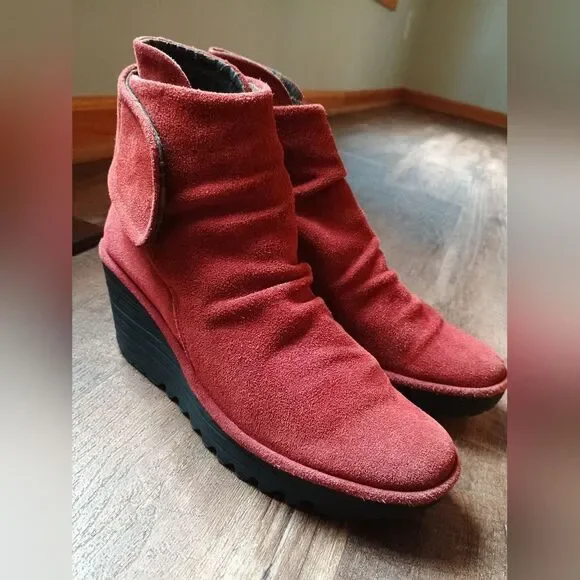 Fly London Womens Sz 39 US 8-8.5 Yegi Wedge Boots Rust Red Suede Ruched Ankle