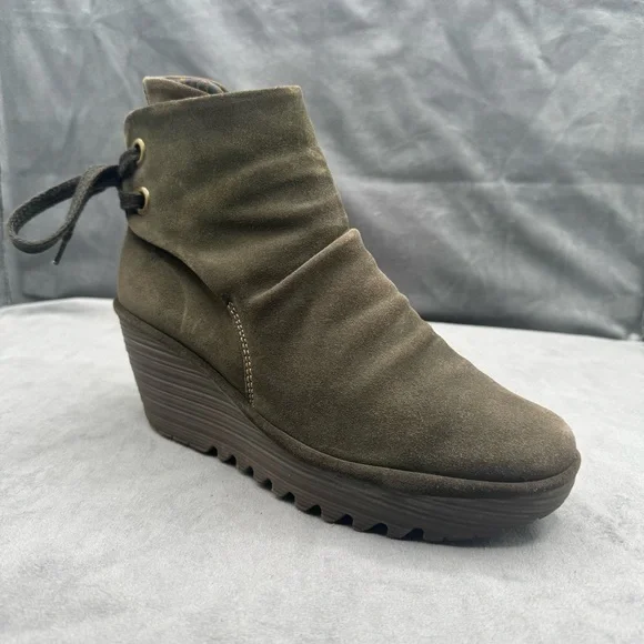 Fly London Yama Wedge Booties Women’s US 7.5 / EU 38 Olive Green Suede‎ Leather