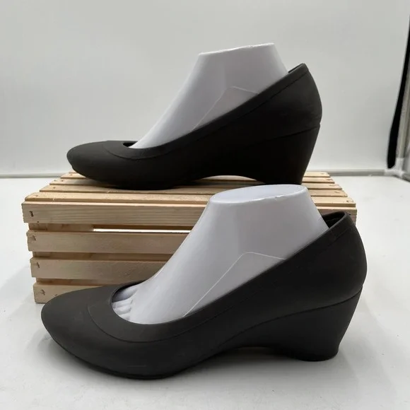 Crocs Wedge Pumps Dual Comfort Slip On Round Toe Espresso Brown Womens 9