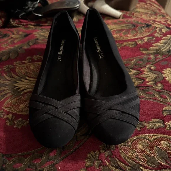 FOREVER COMFORT Women's Black Slip On 1.5