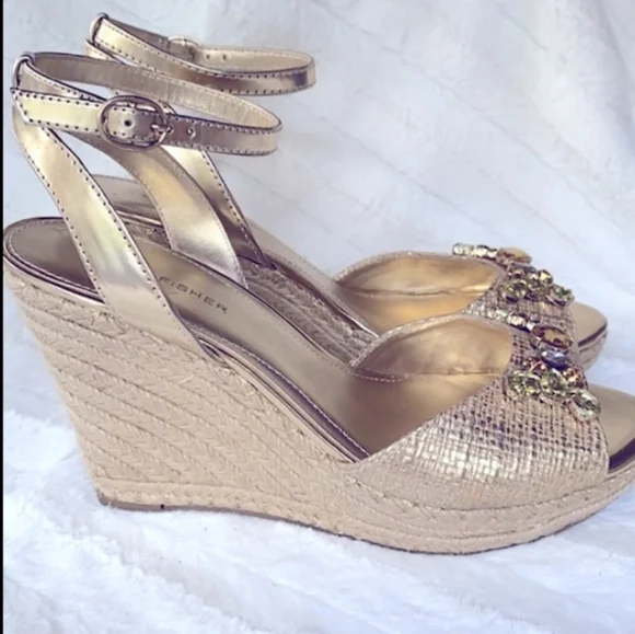 Marc Fisher Gold Jeweled Wedge 3.5”Heels sz 7.5 M Pre loved Very Good Condition