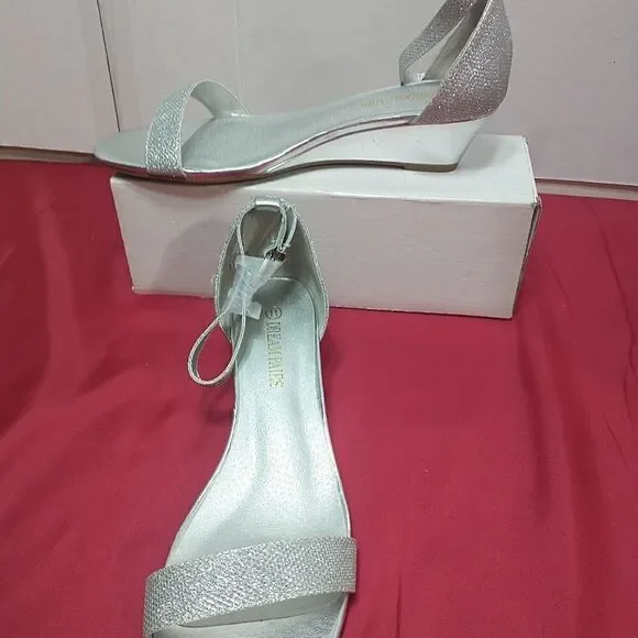 Dream Pairs Womens SZ 11 Ingrid Ankle Strap Low Wedge Silver Sandal