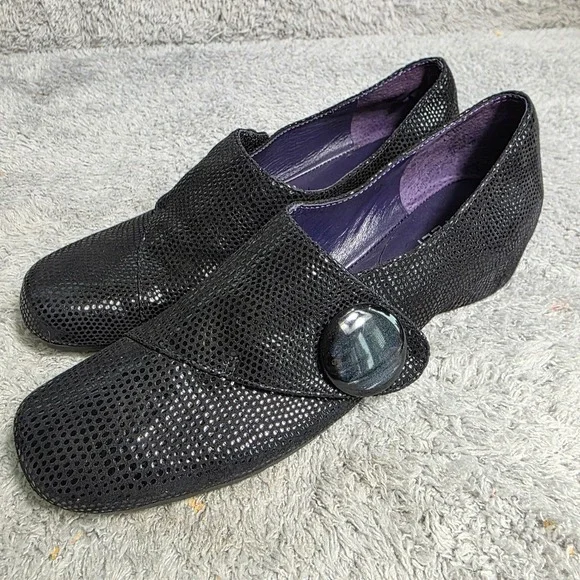 VTG Van Eli Wedge Pumps Black Textured Button‎ Square Toe Womens 6.5 S Excellent