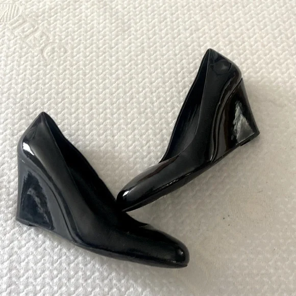 Via Spiga FOSTER‎ black patent leather wedges / size 9 / great condition w/ box