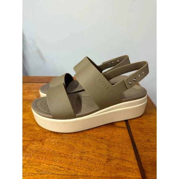 Crocs  Women's 8 Brooklyn Low Wedge Sandals Khaki Bone Platform LiteRide 206453
