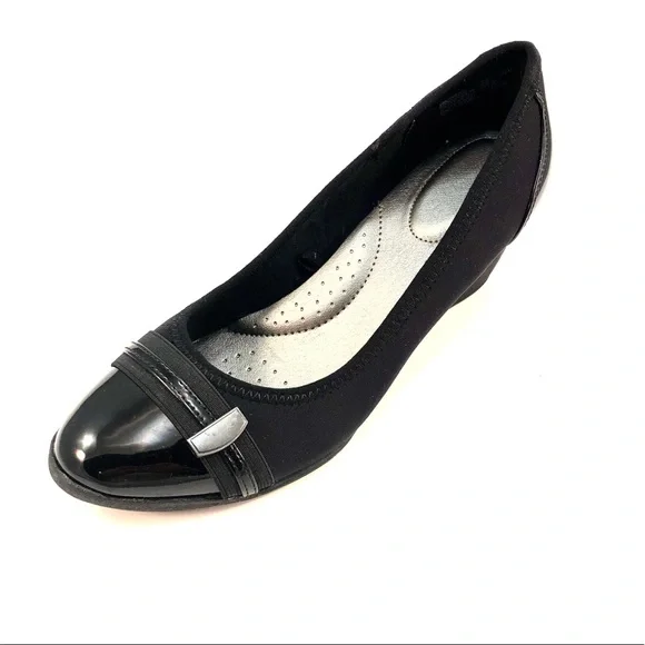 Time and True Black Patent Size 8 Low Wedge Sz 8M