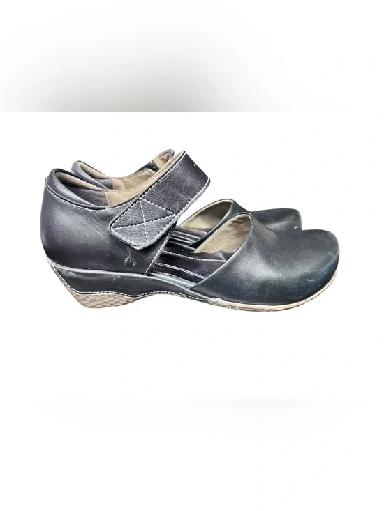 L’Artiste  by Spring Step black MaryJane Wedge Heels, Size 37
