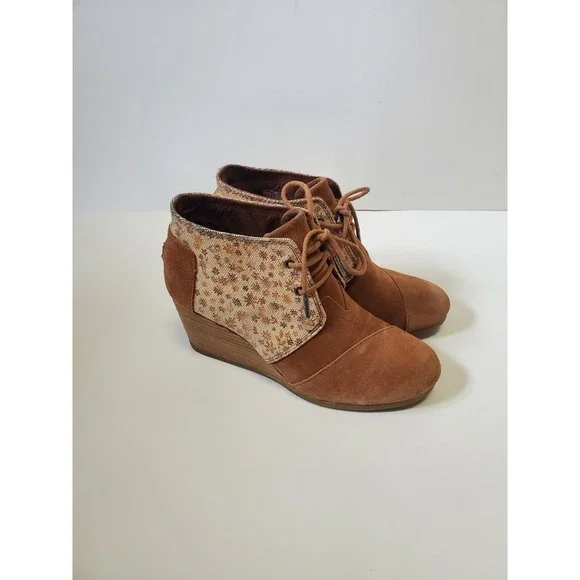Toms Desert Wedge Booties Brown Suede Flower Detail Size 7.5