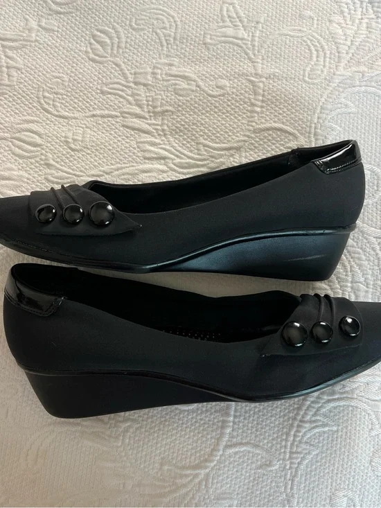 dressbarn Black Wedge Loafers with Glossy Button Accents