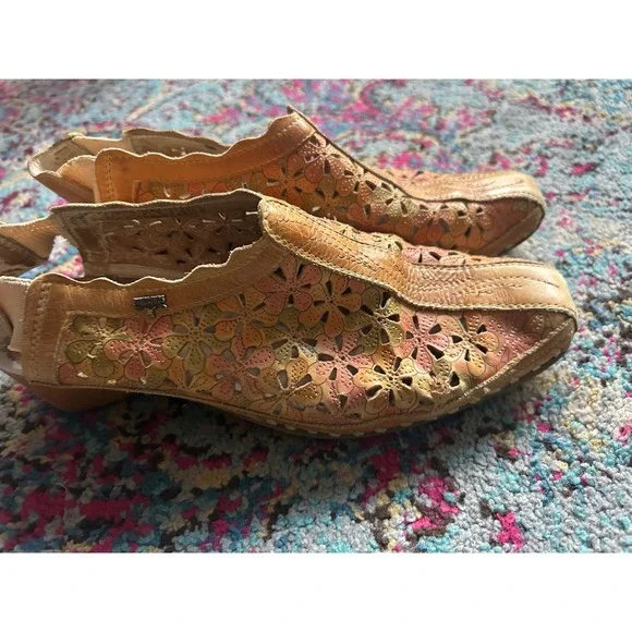 Pikolinos Wedge Sandals Tan Floral Laser Cut Leather Slingback Clogs Bohemian