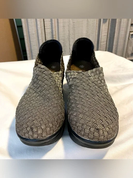 *NWOT* Bernie Mev Woven Comfort Shoes - Gem Bronze - Women’s Size 8.5 to 9