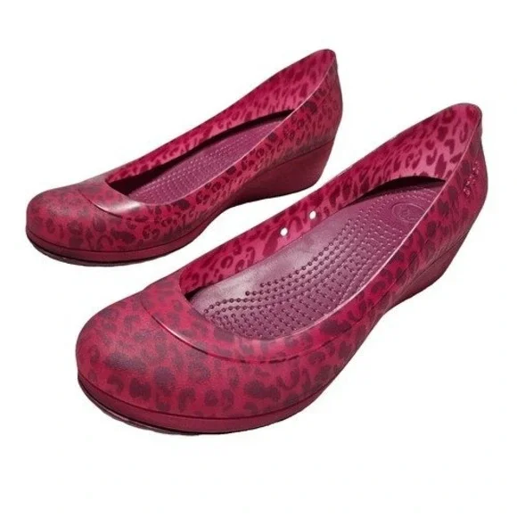 Crocs Carlisa Animal Graphic Miniwedge Pink Women's Size 7
