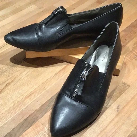 Tahari Dominique Black Low Wedge Heel Shoe Size 7