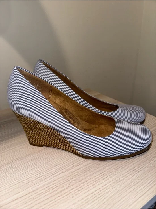 AEROSOLES Navy & White Striped Wedge Pumps