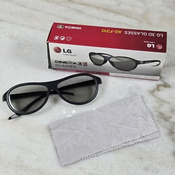 LG Cinema 3D HDTV Movie‎ Glasses AG-F310 Passive 3D 1 Pair Only