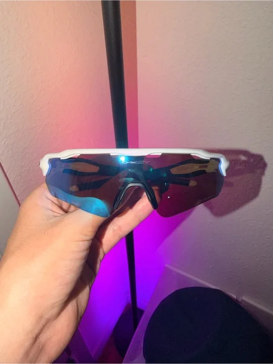 Oakley Radar EV (Blue Lenses +White Frames)