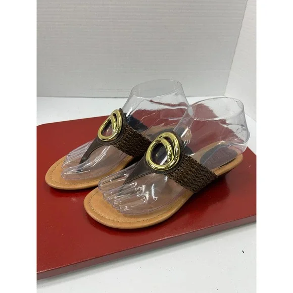 St. John's Bay Woven Wedge Sandals 10 Brown Gold Ring Boho Summer Classic