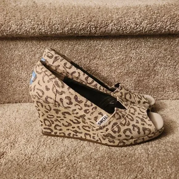 Toms Women's Leopard-Print Peeptoe Wedge Heels Size 6