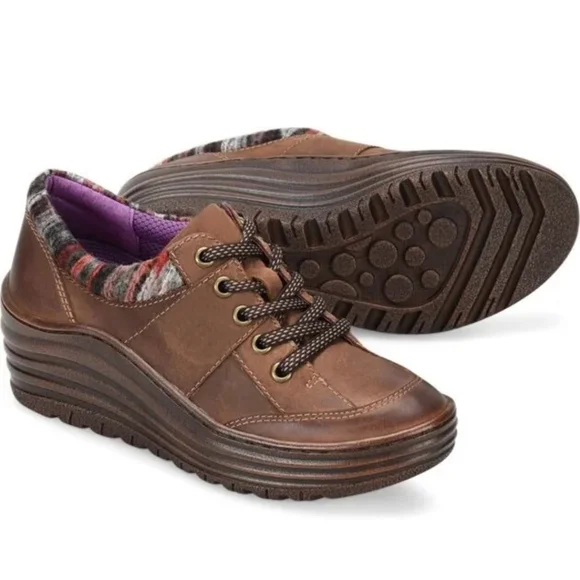 Bionic Gervais Platform Wedge Oxfords. Size 8