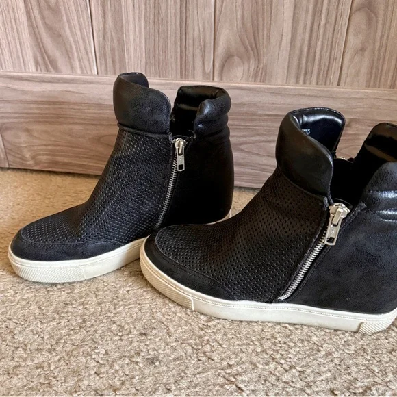 Mossimo Supply Co black wedge sneakers