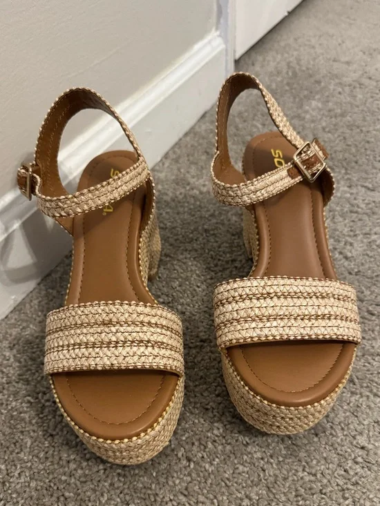 Soda Castle open toe ankle strap wedge size 7