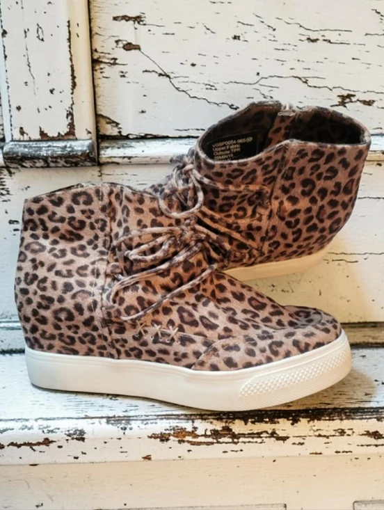 Very G Ursula Leopard Hidden Wedge Sneaker Ankle Boots Size 10 EUC