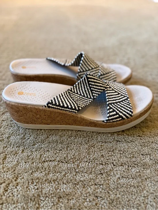 Bzees Black & White Woven Cork Wedge Slide