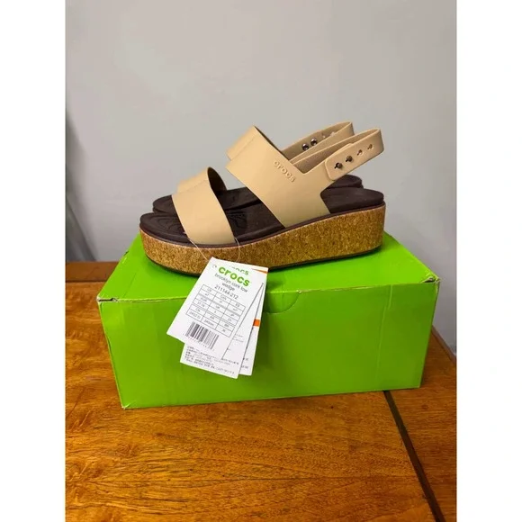 New Crocs Womens 7 Brooklyn Cork Low Wedge Khaki Bone Sandals 211144212 Platform