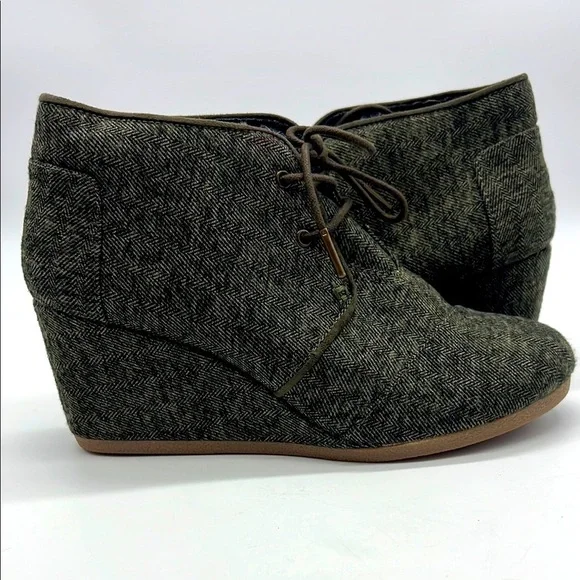 Toms 300416 Women US 9 dark olive green brown textile wedge lace up ankle bootie