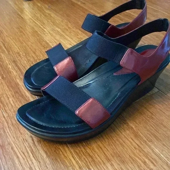 Dansko red and black wedge sandal - leather / textile - like new -39