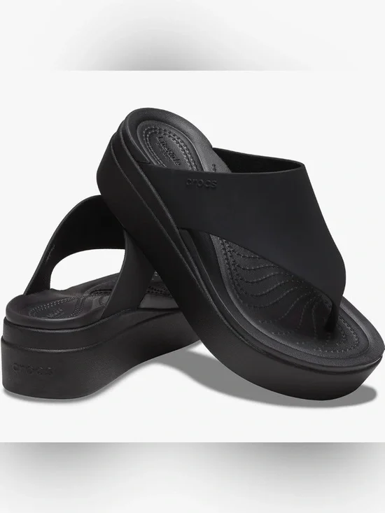 NWOT CROCS Brooklyn Black Platform Thong Sandals