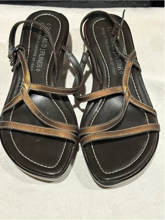 Women's Donald J Pliner Wedge Sandals Size 7.5 Brown Bronze