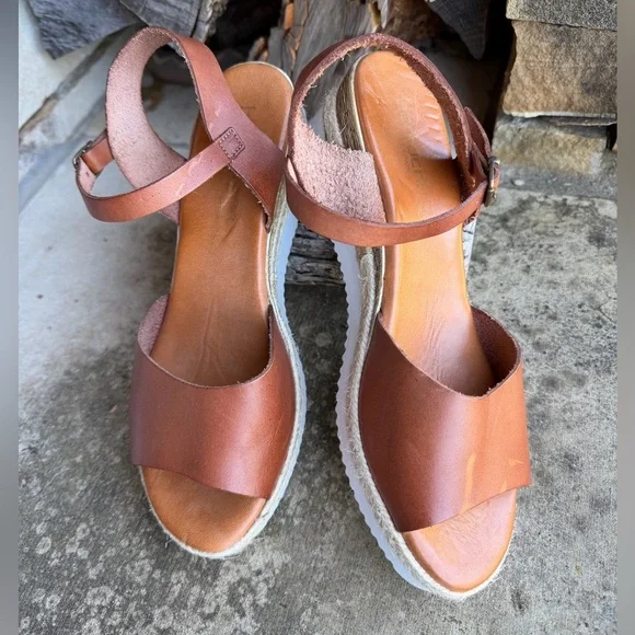 Bertuchi Women's Brown Leather Espadrille Wedge Sandals Ankle Strap Sz-40(9.5) P