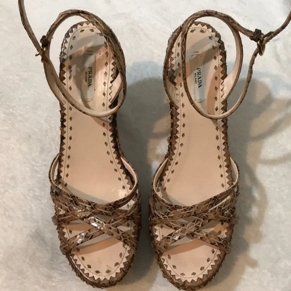 Prada Brown Woven Leather Wedge Sandals. Size 40