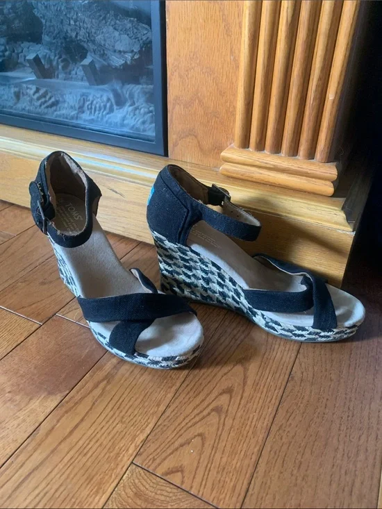 TOMS Black Woven Espadrille Wedge Sandals