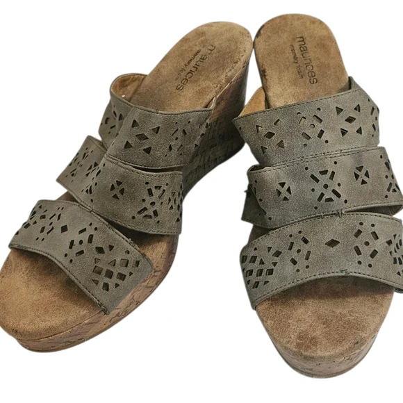 Maurices Memory Foam 4 Inch Wedge Cutout Sandals Sz 10 Taupe