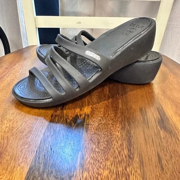 Crocs Wedge Sandals Women Size 8 Black Strappy Slide Comfort Casual Summer