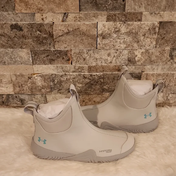 Under Armour Light Gray Ankle Boots with Teal Accents Brand New