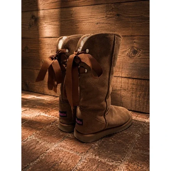 Tan Suede Merino Wool Ribbon Back Boots 6 Y2K 2000s Apres Ski Boho Coquette