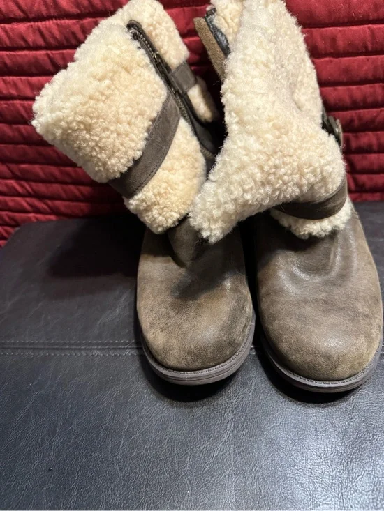 UGG Taupe Suede Shearling Cuff Winter Boots
