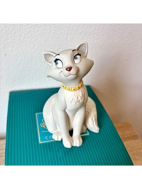 WDCC Aristocats Duchess Fetching Feline 30th Anniversary Walt Disney Figurine